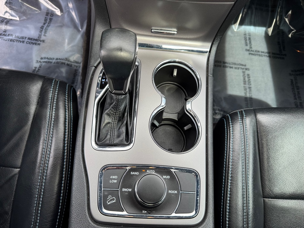 Photo 36 of this JEEP GRAND CHEROKEE