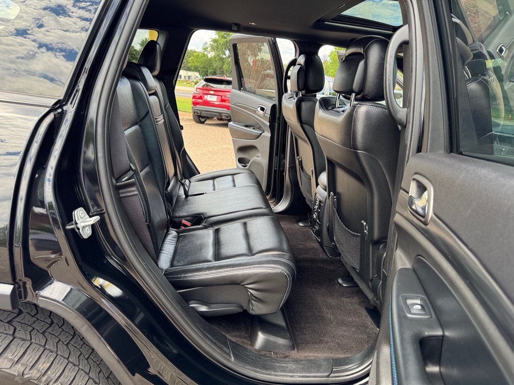 Photo 24 of this JEEP GRAND CHEROKEE