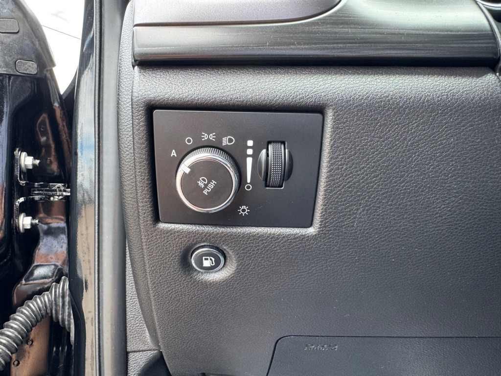 Photo 51 of this JEEP GRAND CHEROKEE
