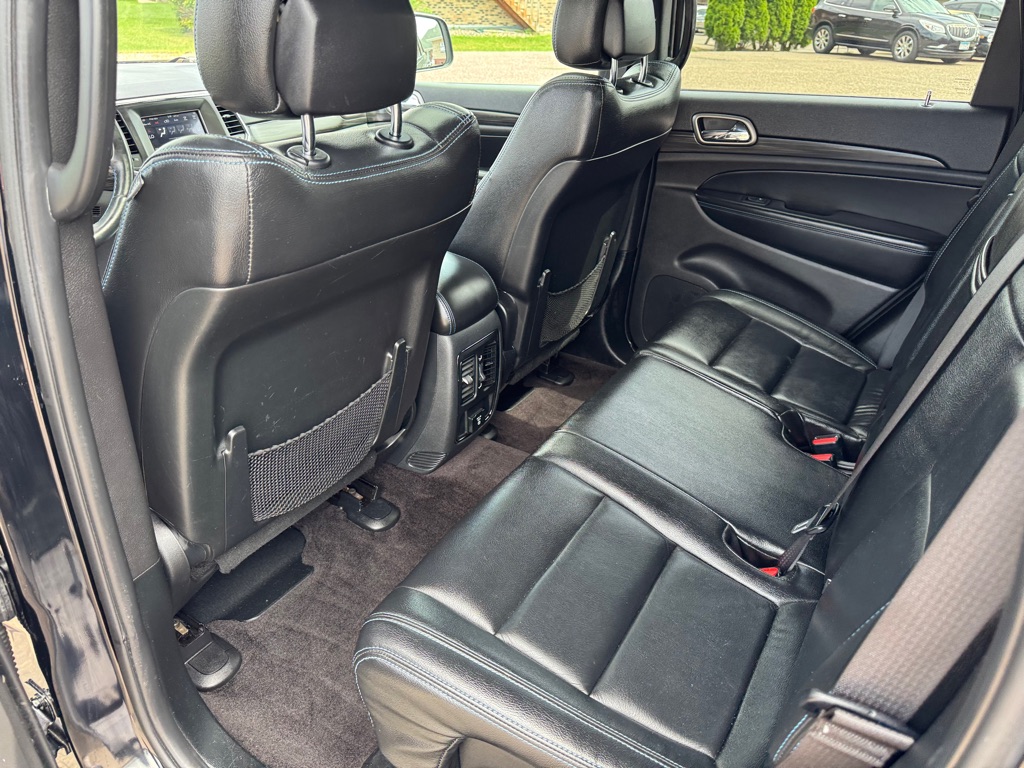 Photo 19 of this JEEP GRAND CHEROKEE