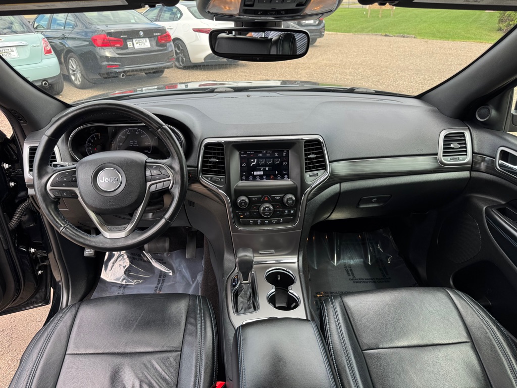 Photo 32 of this JEEP GRAND CHEROKEE