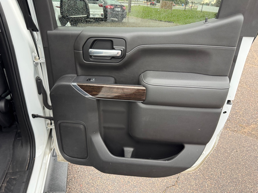 Photo 26 of this GMC SIERRA 1500