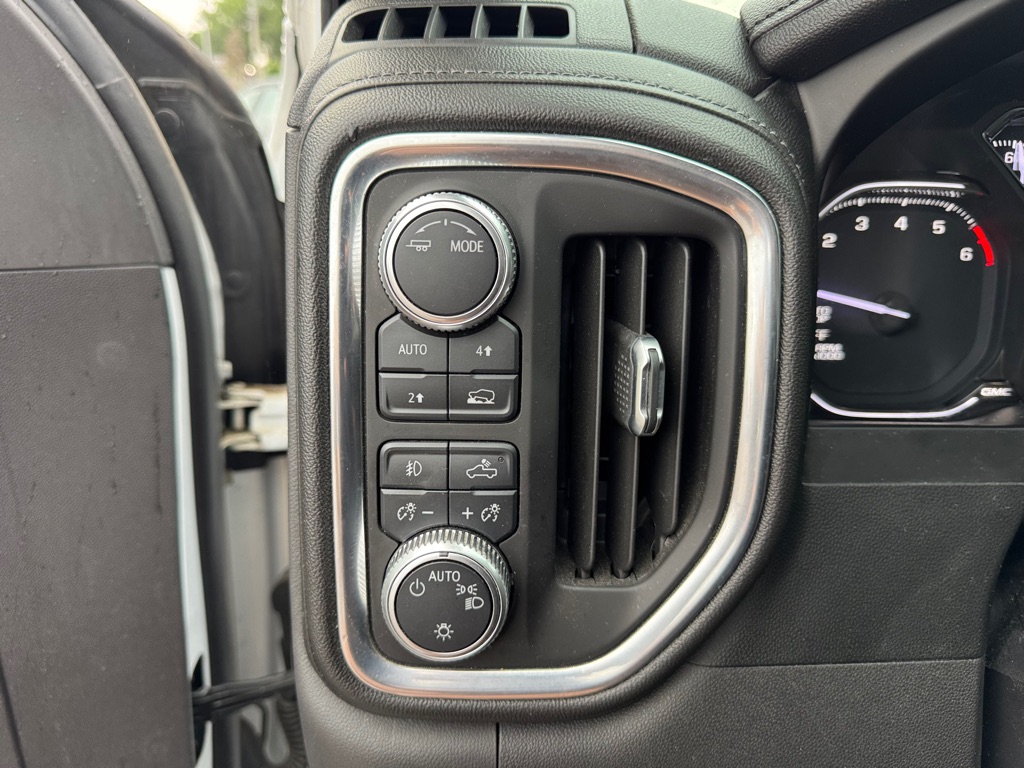 Photo 50 of this GMC SIERRA 1500