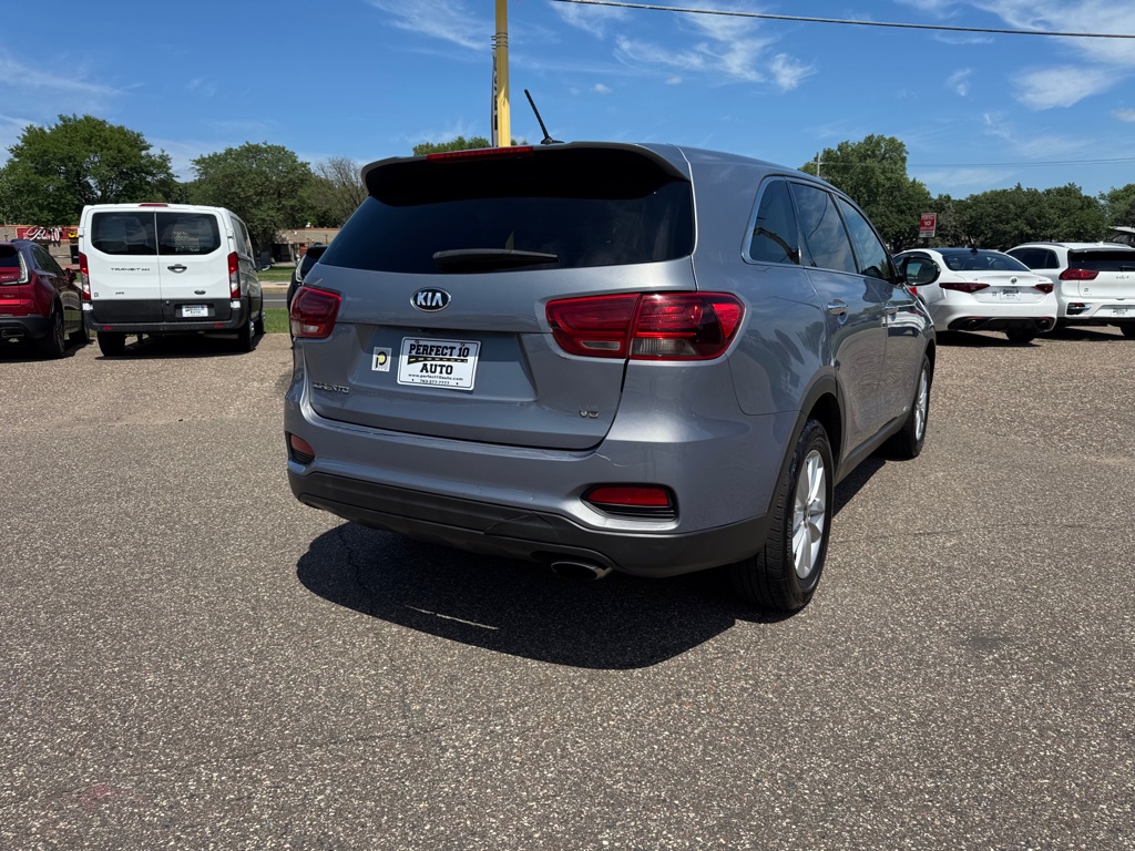 Photo 5 of this KIA SORENTO