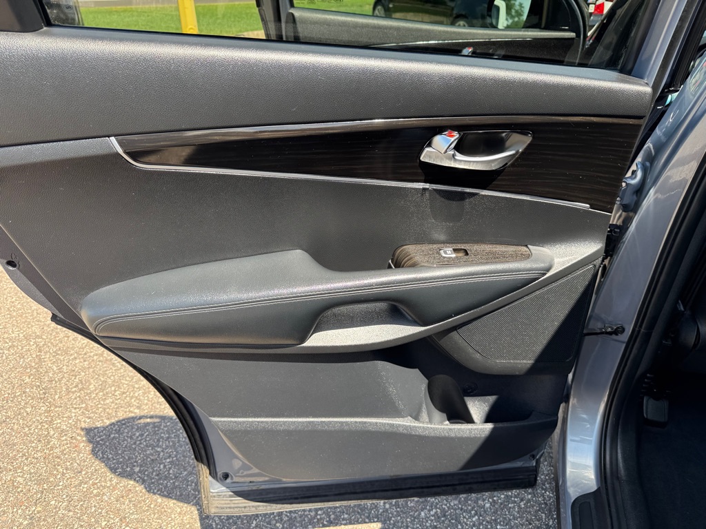 Photo 19 of this KIA SORENTO