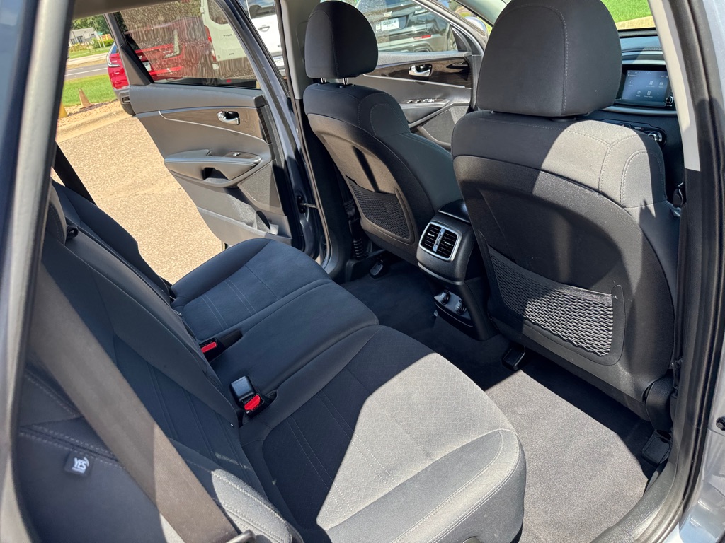 Photo 24 of this KIA SORENTO