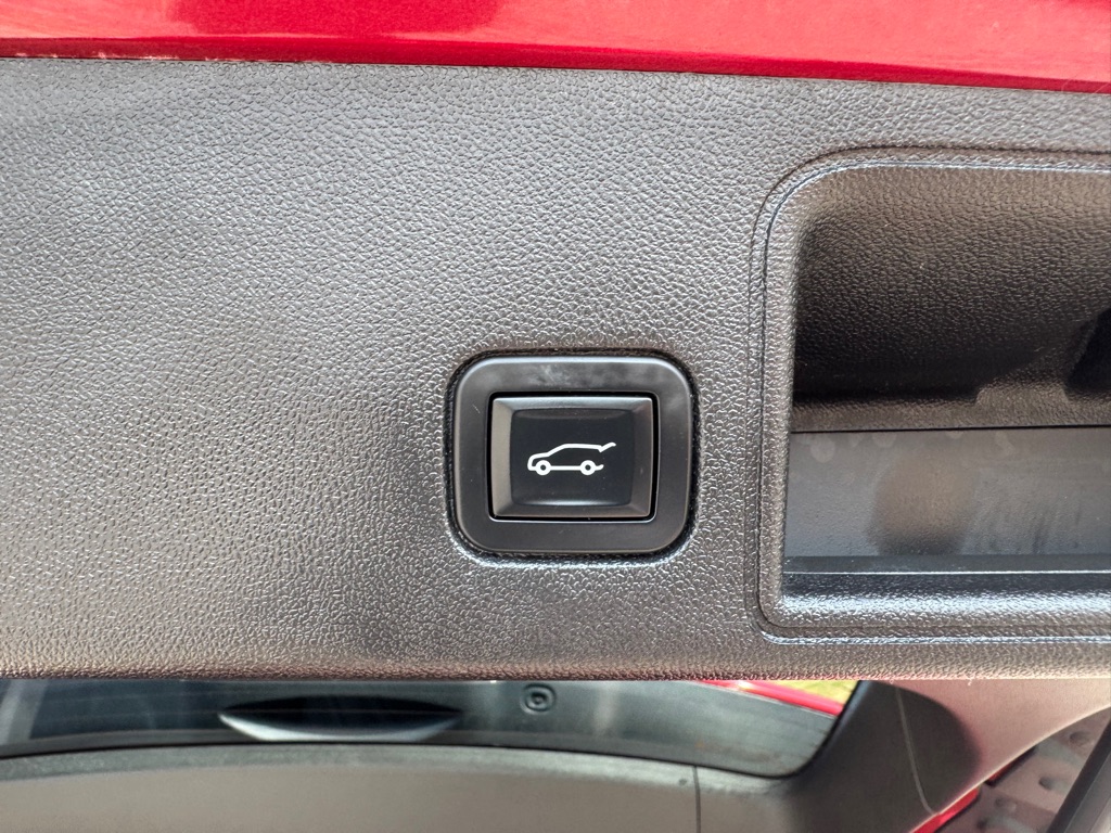 Photo 25 of this GMC TERRAIN