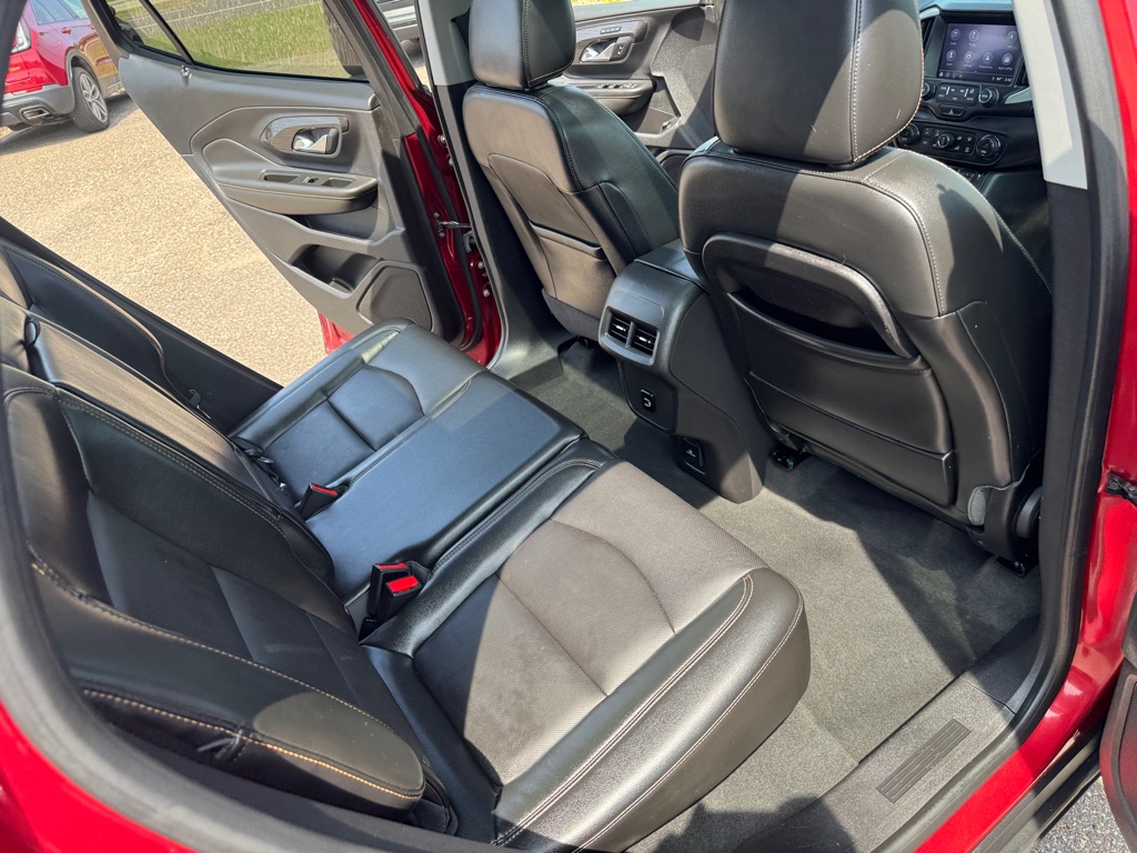 Photo 27 of this GMC TERRAIN