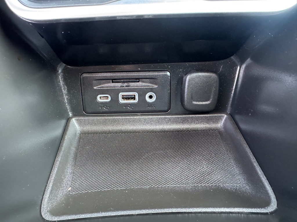 Photo 39 of this GMC TERRAIN