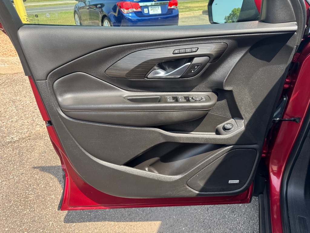 Photo 16 of this GMC TERRAIN