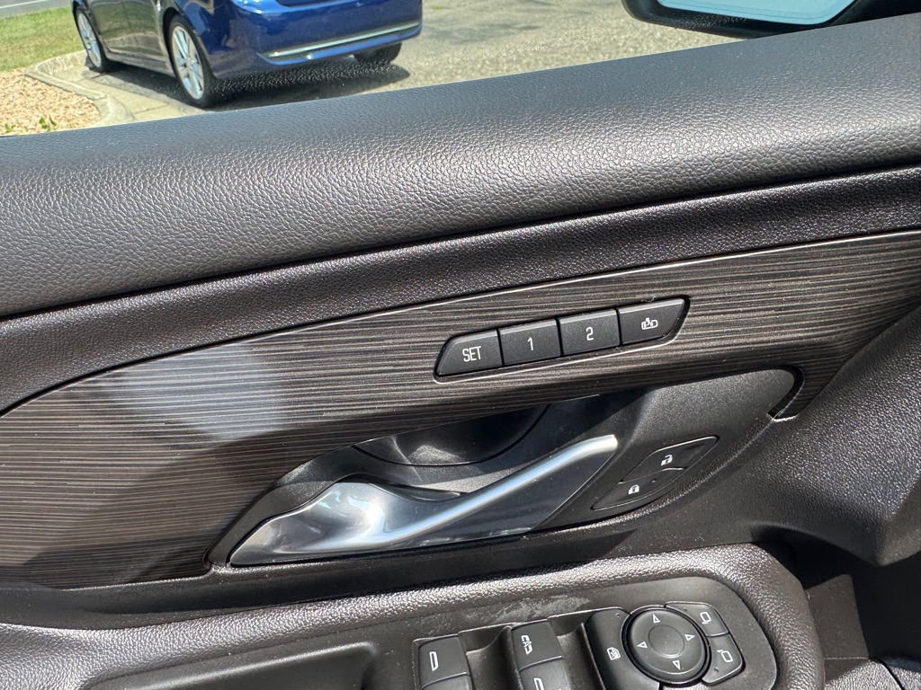 Photo 17 of this GMC TERRAIN