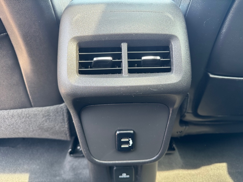 Photo 33 of this GMC TERRAIN