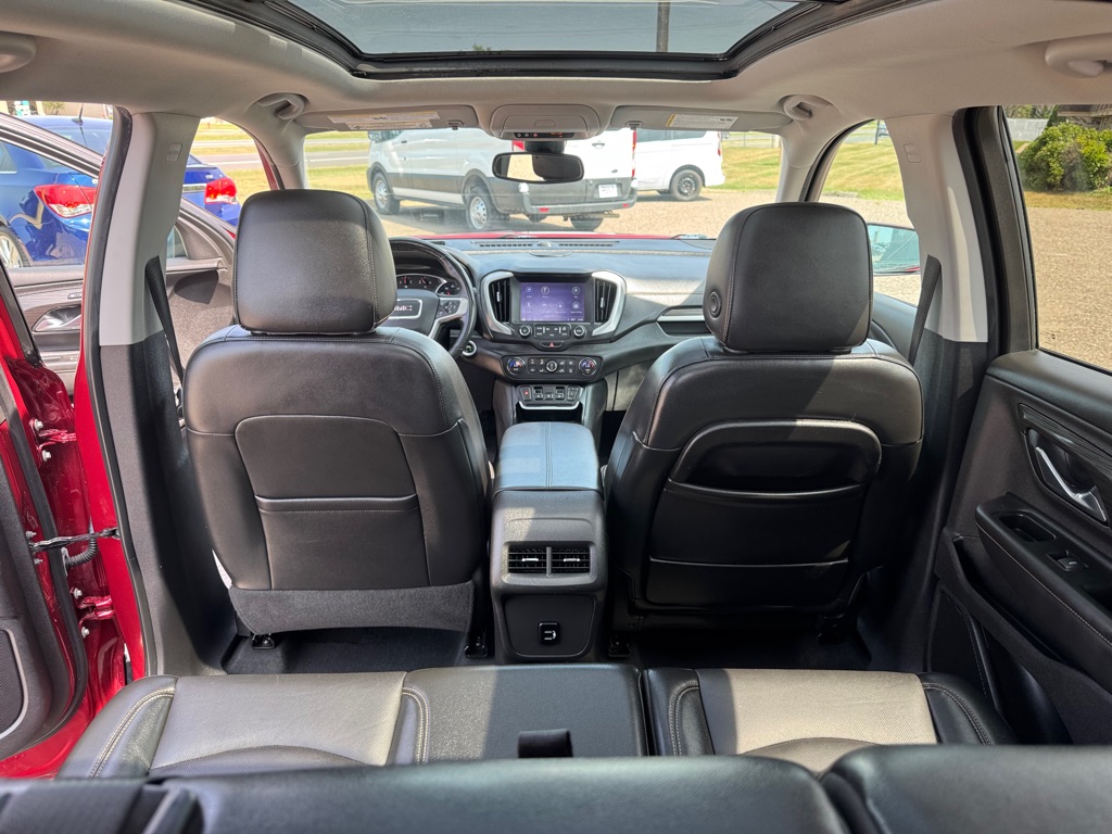 Photo 24 of this GMC TERRAIN
