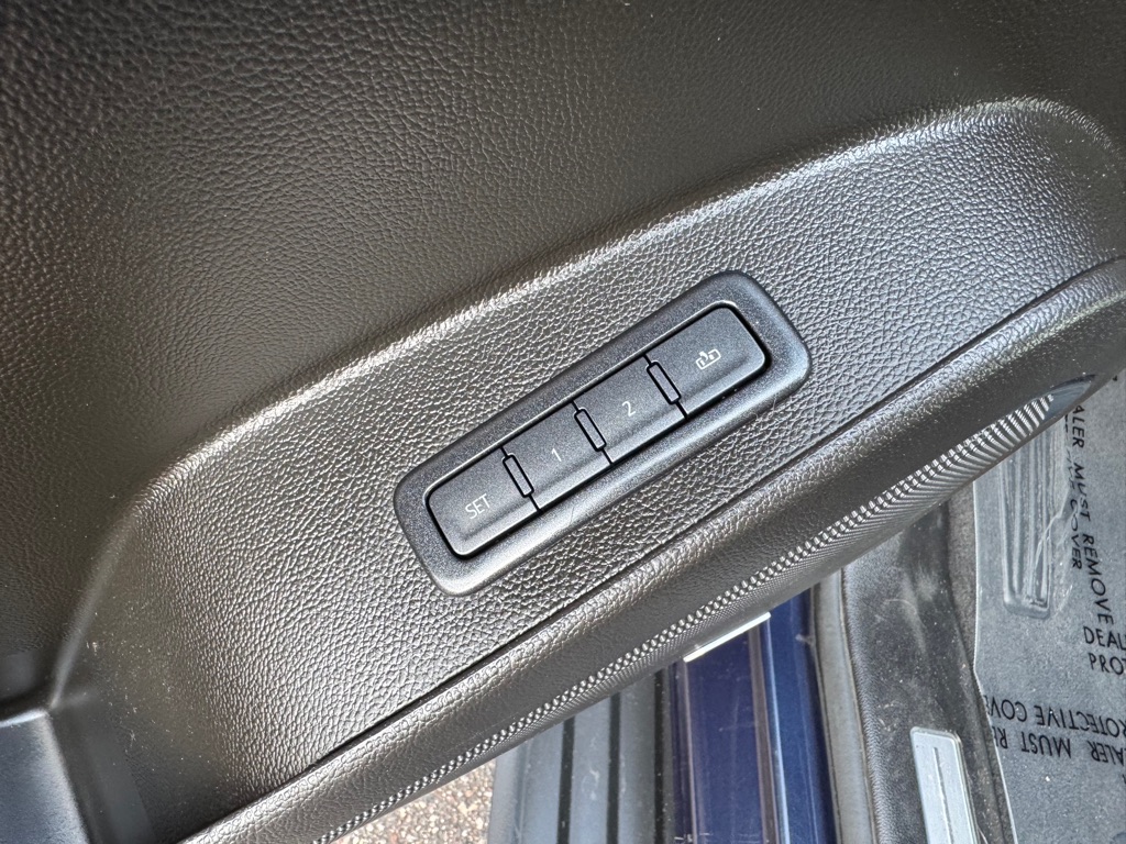 Photo 18 of this CHEVROLET TAHOE