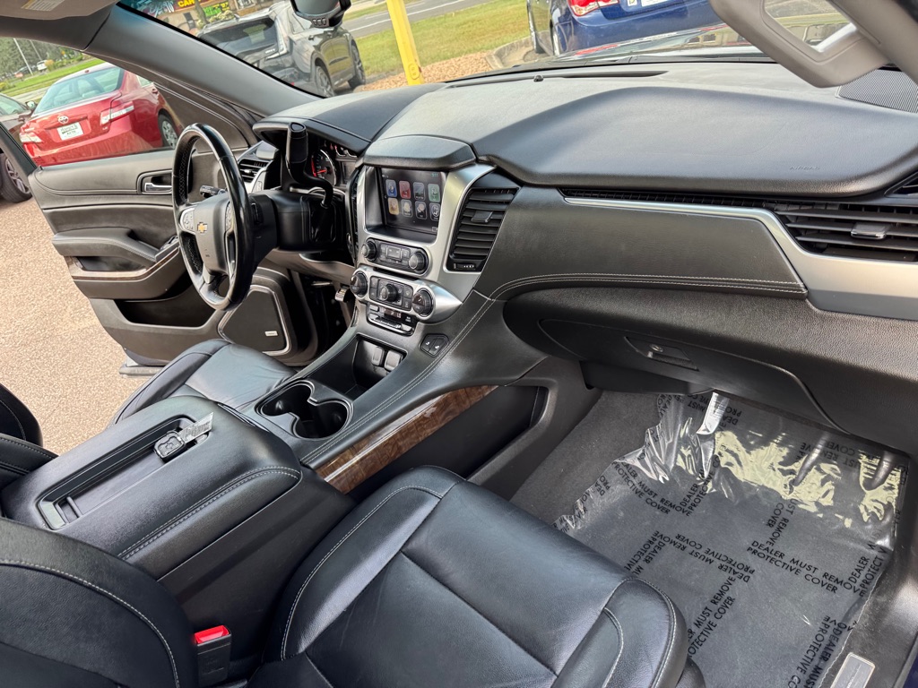 Photo 32 of this CHEVROLET TAHOE