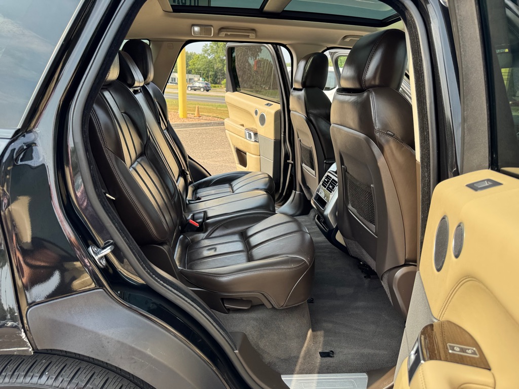 Photo 24 of this LAND ROVER RANGE ROVER SPO