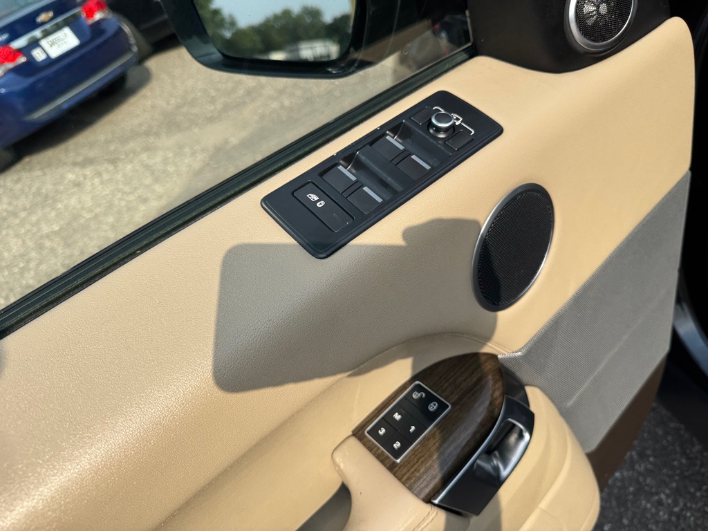 Photo 17 of this LAND ROVER RANGE ROVER SPO