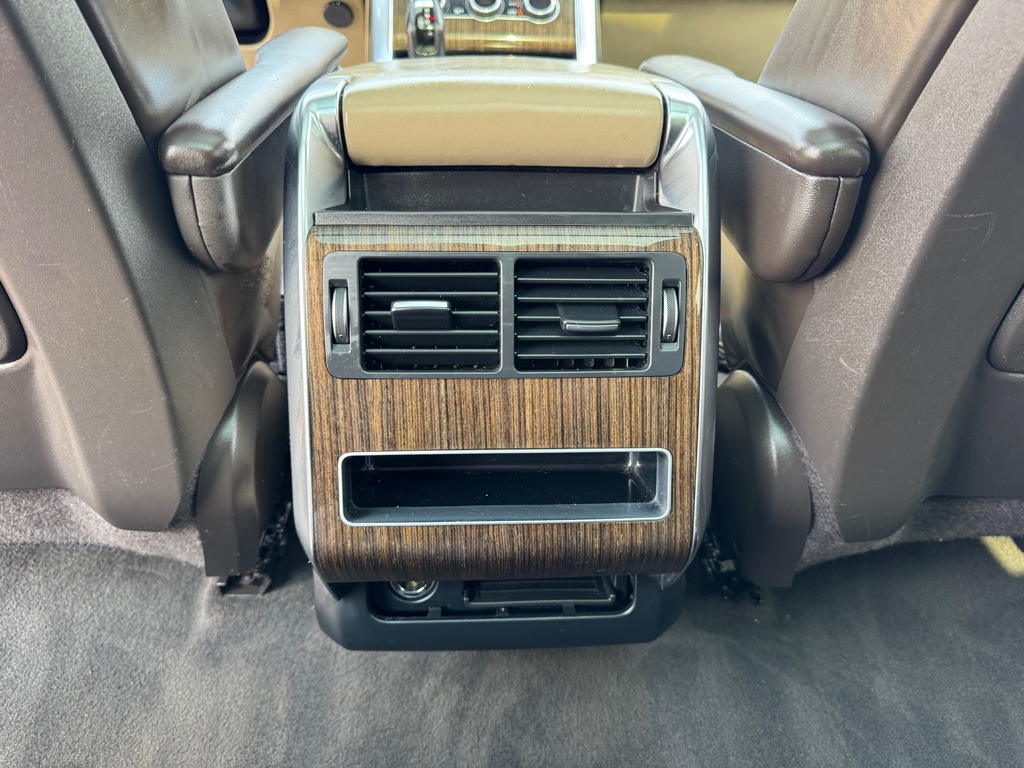 Photo 31 of this LAND ROVER RANGE ROVER SPO