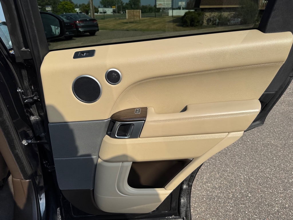 Photo 26 of this LAND ROVER RANGE ROVER SPO