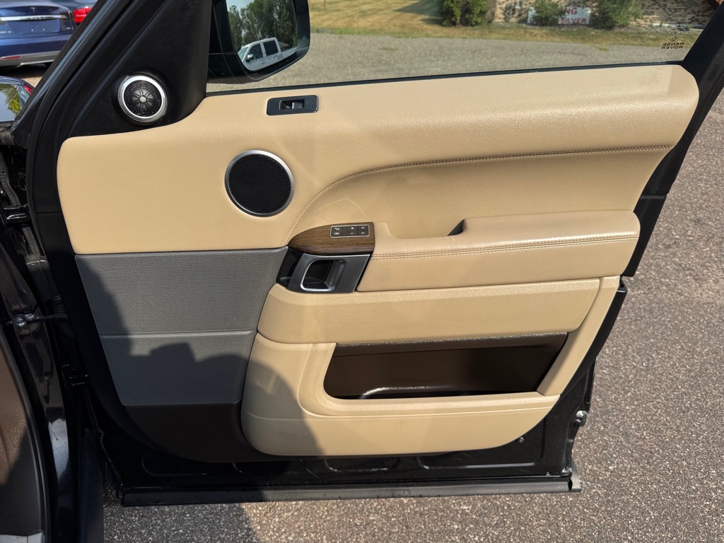 Photo 30 of this LAND ROVER RANGE ROVER SPO