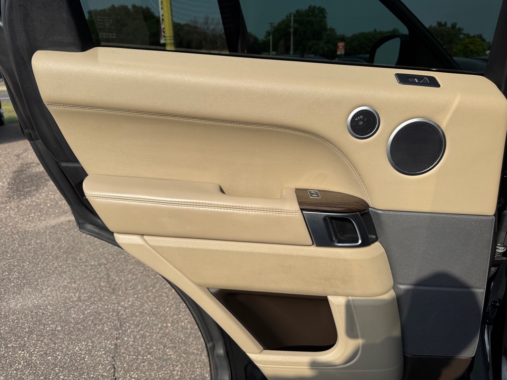 Photo 20 of this LAND ROVER RANGE ROVER SPO