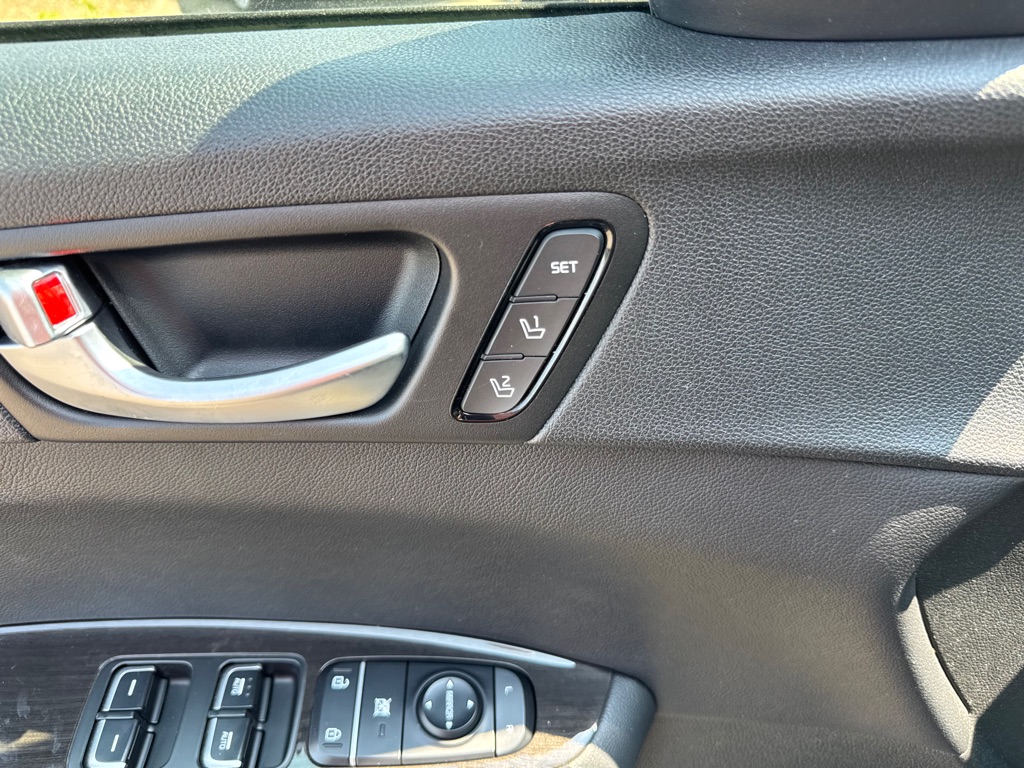 Photo 17 of this KIA OPTIMA