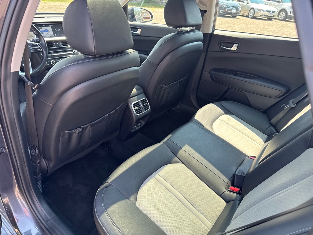Photo 21 of this KIA OPTIMA