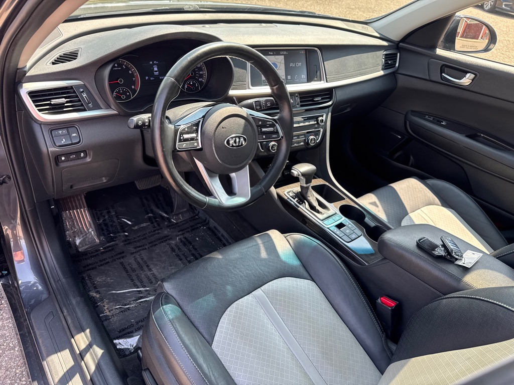 Photo 15 of this KIA OPTIMA