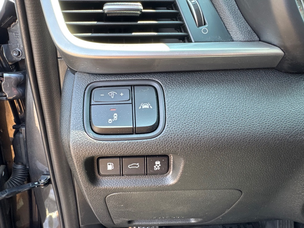 Photo 51 of this KIA OPTIMA