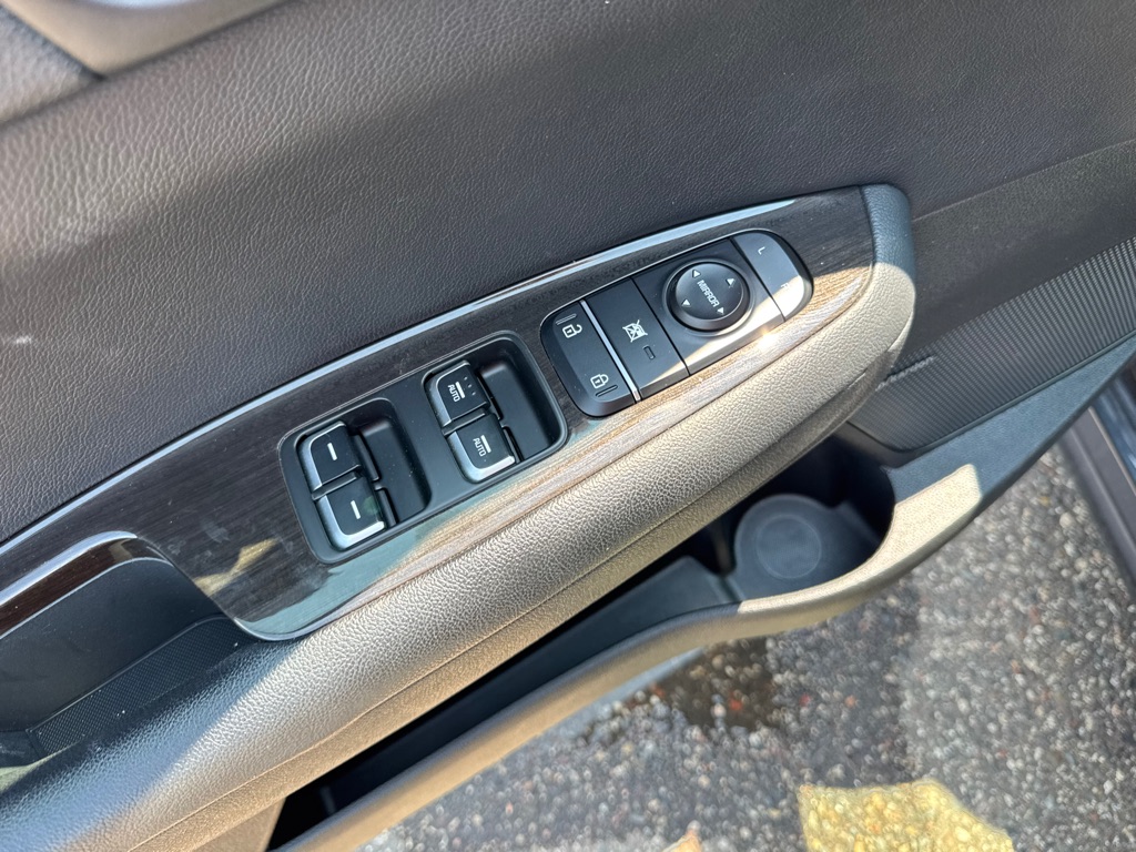 Photo 18 of this KIA OPTIMA