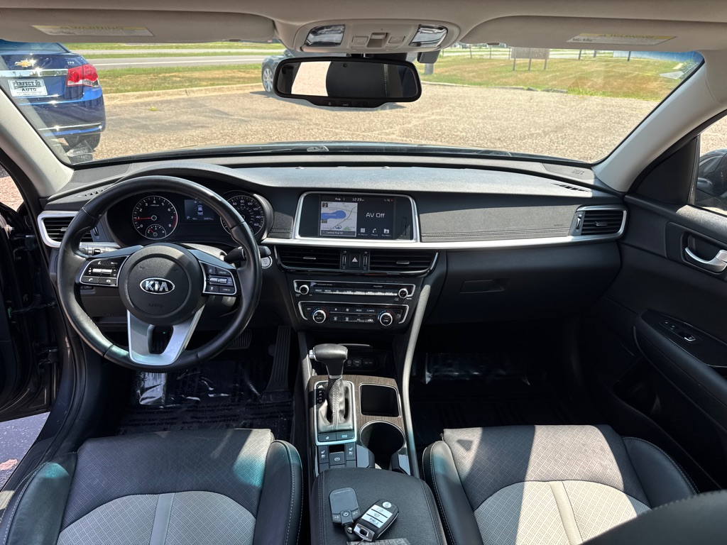 Photo 31 of this KIA OPTIMA