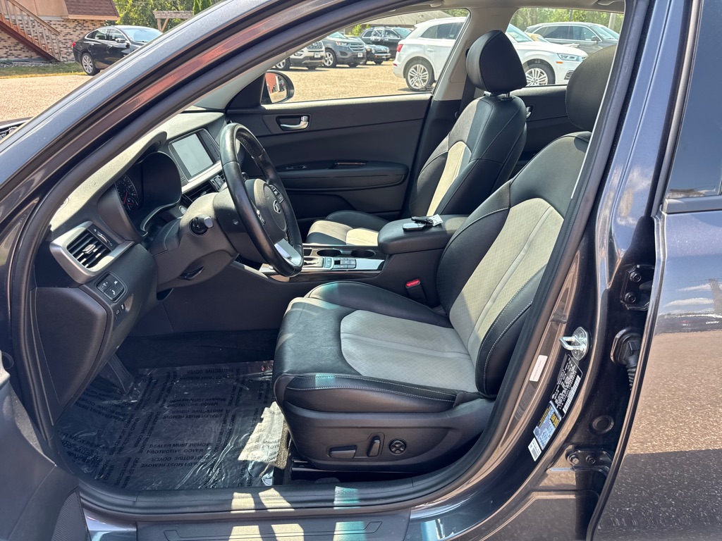 Photo 13 of this KIA OPTIMA