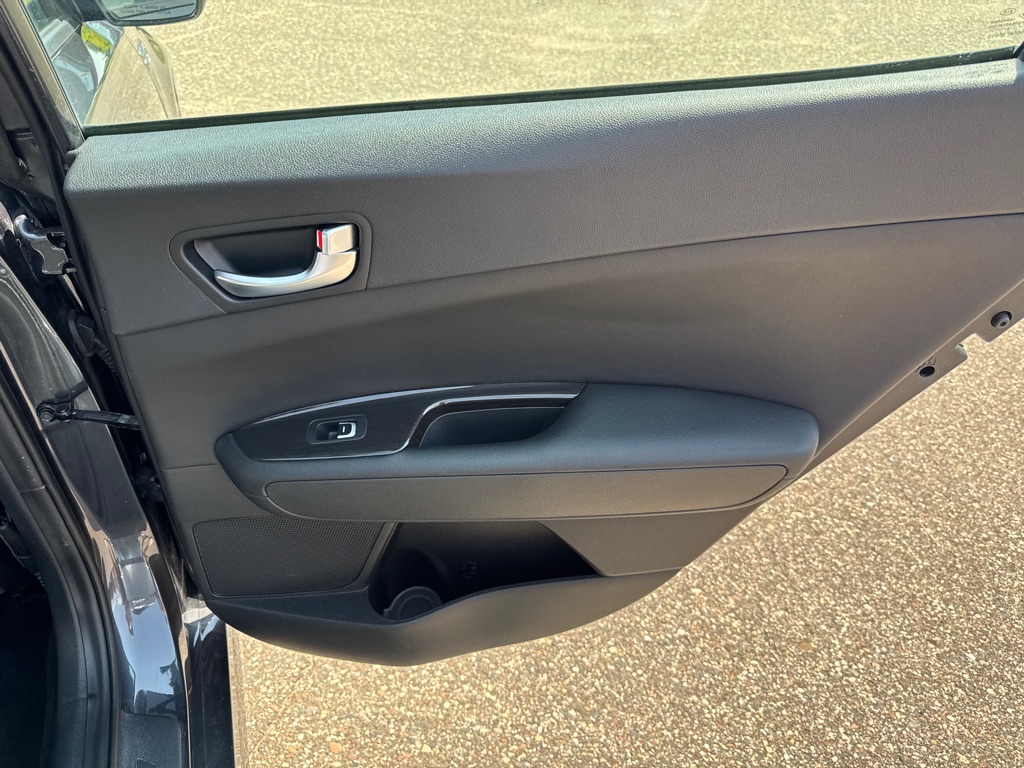 Photo 25 of this KIA OPTIMA