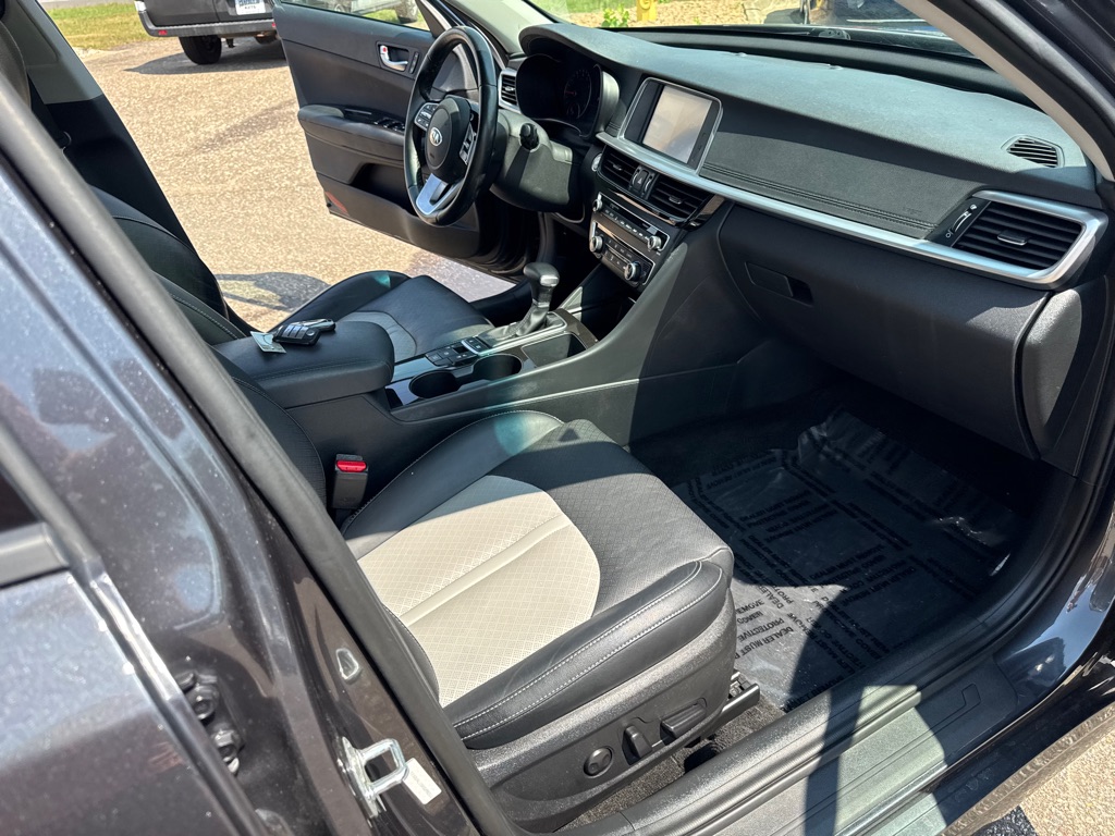 Photo 27 of this KIA OPTIMA