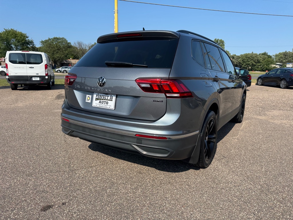 Photo 5 of this VOLKSWAGEN TIGUAN