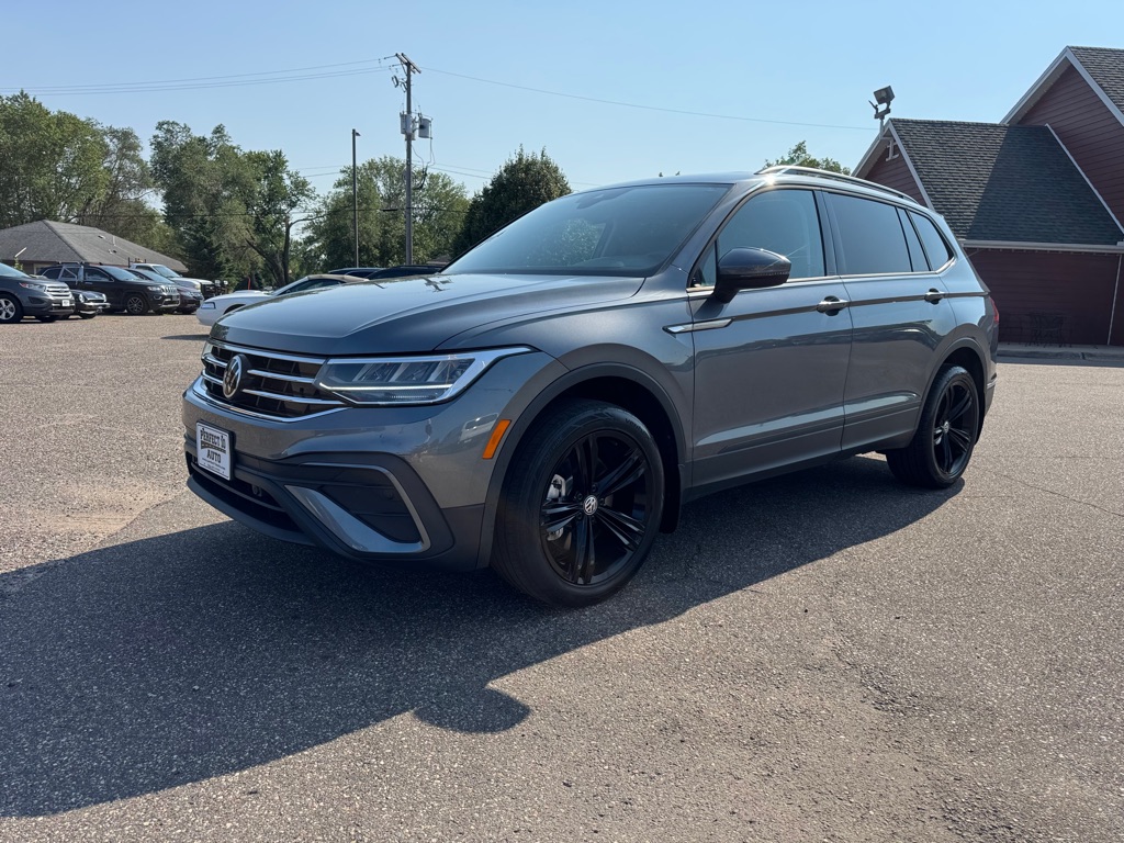 Photo 10 of this VOLKSWAGEN TIGUAN