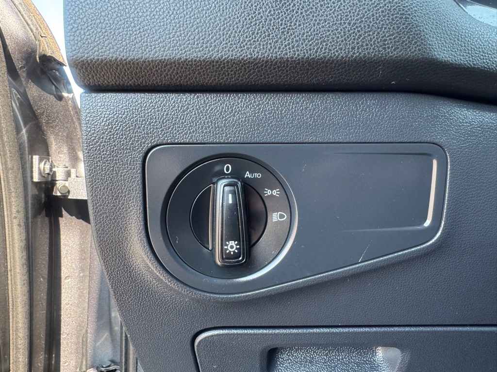 Photo 47 of this VOLKSWAGEN TIGUAN