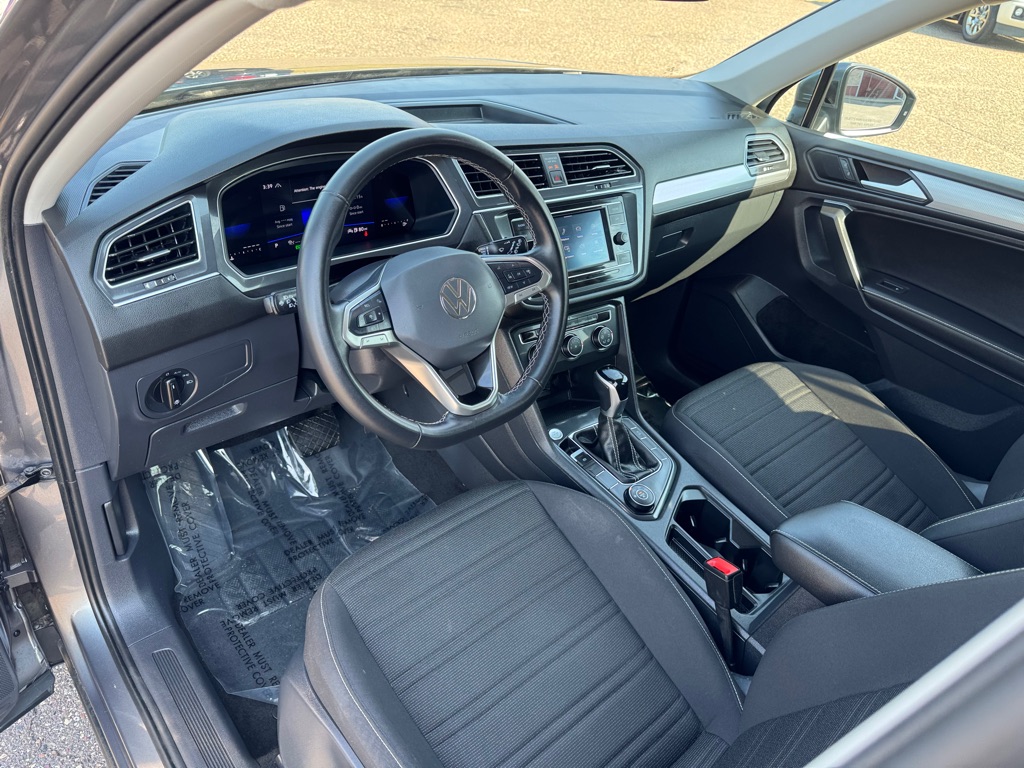 Photo 15 of this VOLKSWAGEN TIGUAN
