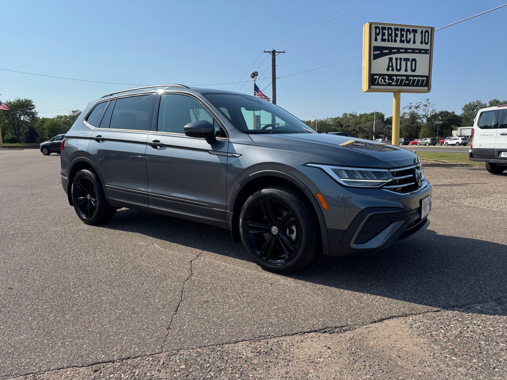 Photo 2 of this VOLKSWAGEN TIGUAN