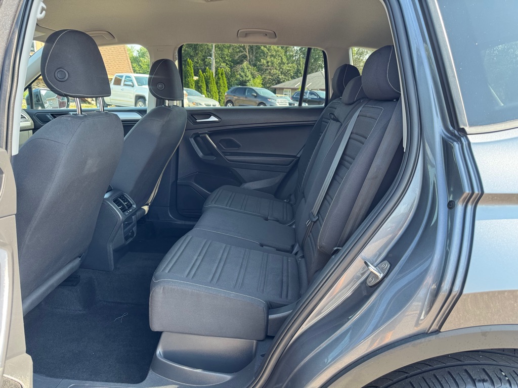 Photo 17 of this VOLKSWAGEN TIGUAN