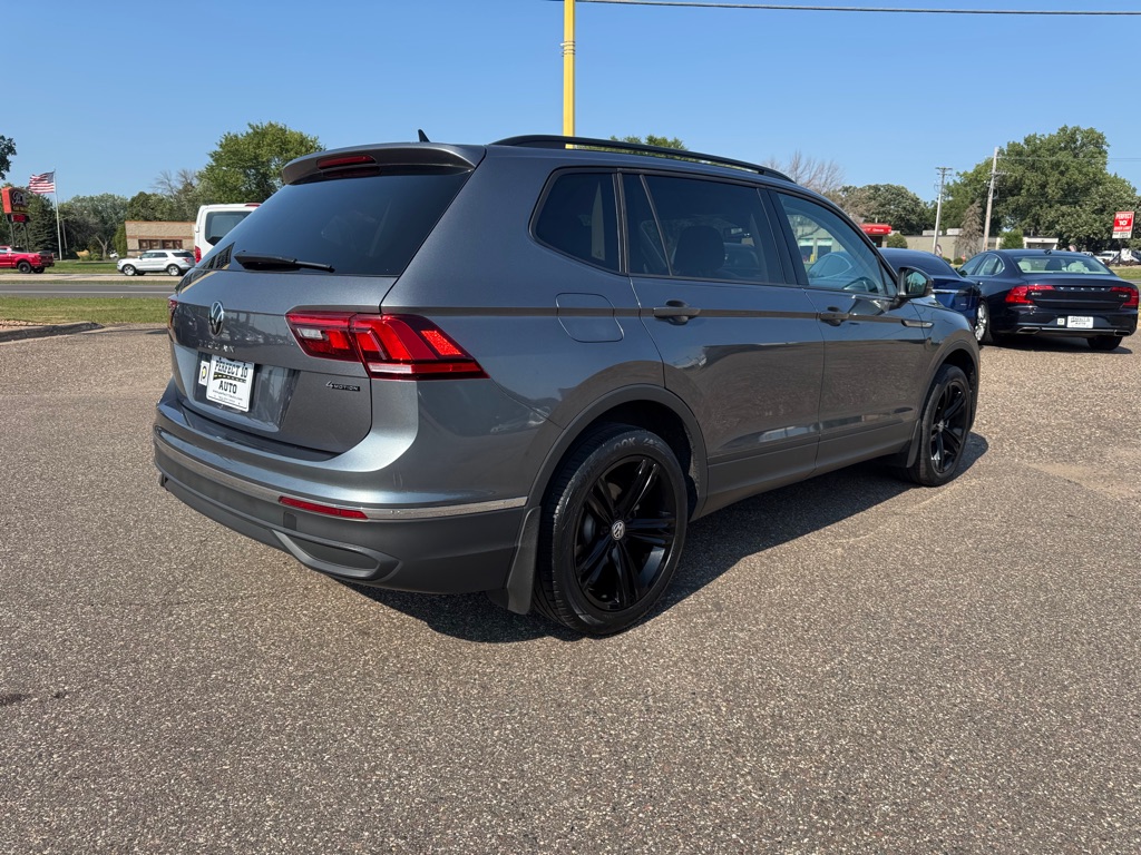 Photo 4 of this VOLKSWAGEN TIGUAN