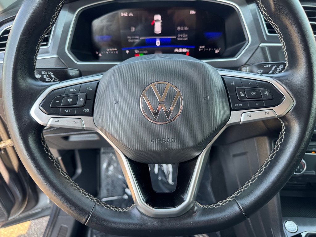 Photo 43 of this VOLKSWAGEN TIGUAN