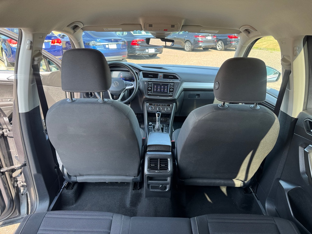 Photo 21 of this VOLKSWAGEN TIGUAN