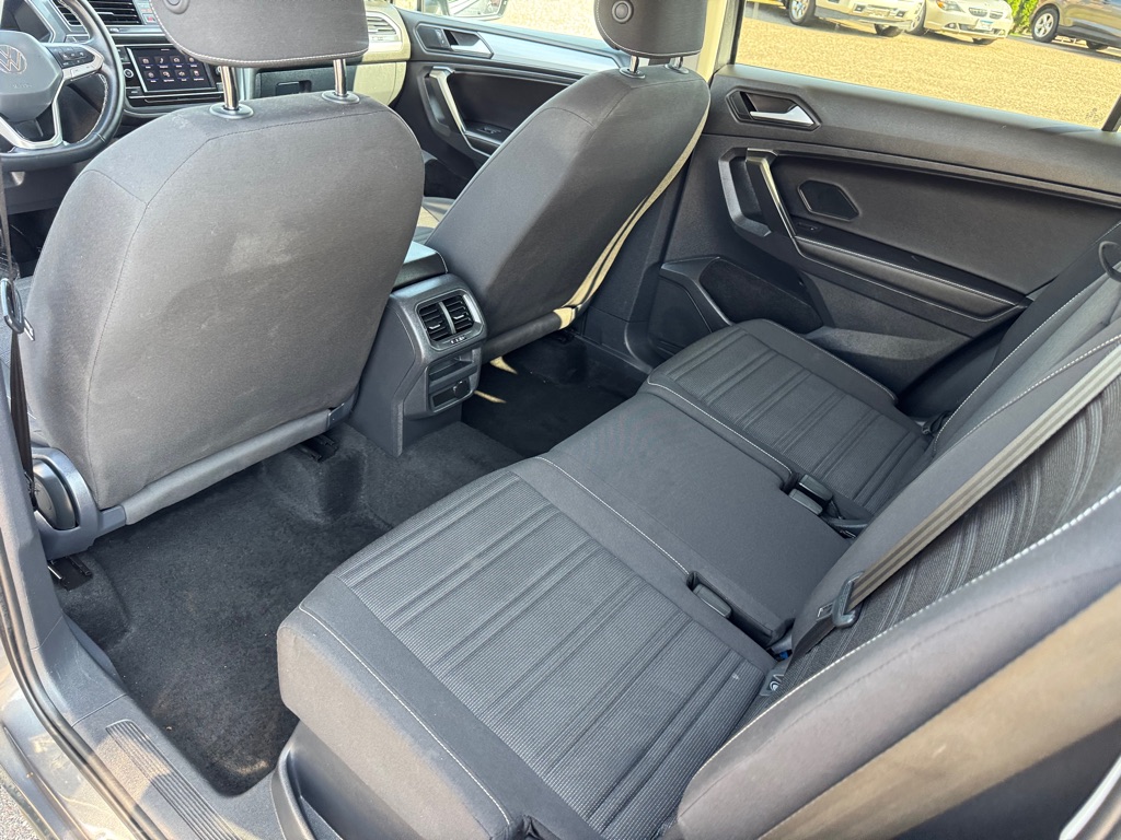 Photo 18 of this VOLKSWAGEN TIGUAN