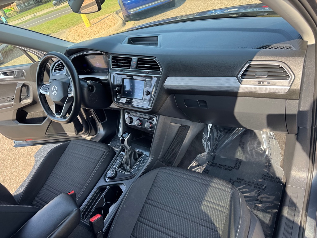 Photo 27 of this VOLKSWAGEN TIGUAN