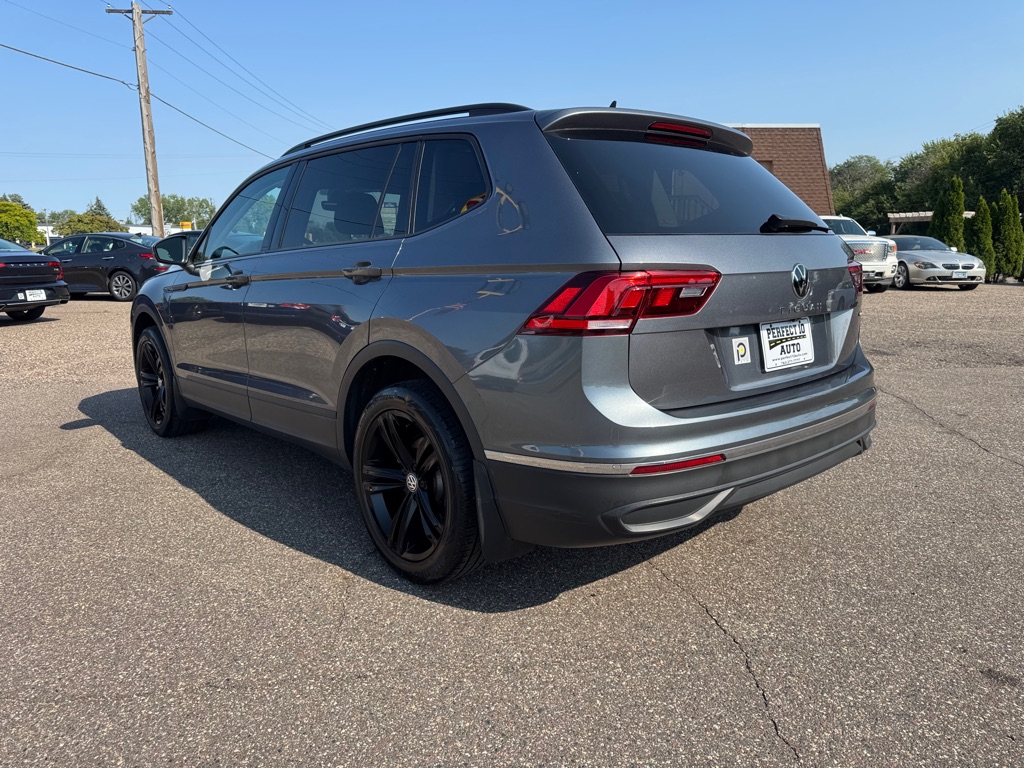 Photo 7 of this VOLKSWAGEN TIGUAN