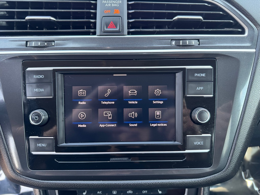 Photo 36 of this VOLKSWAGEN TIGUAN