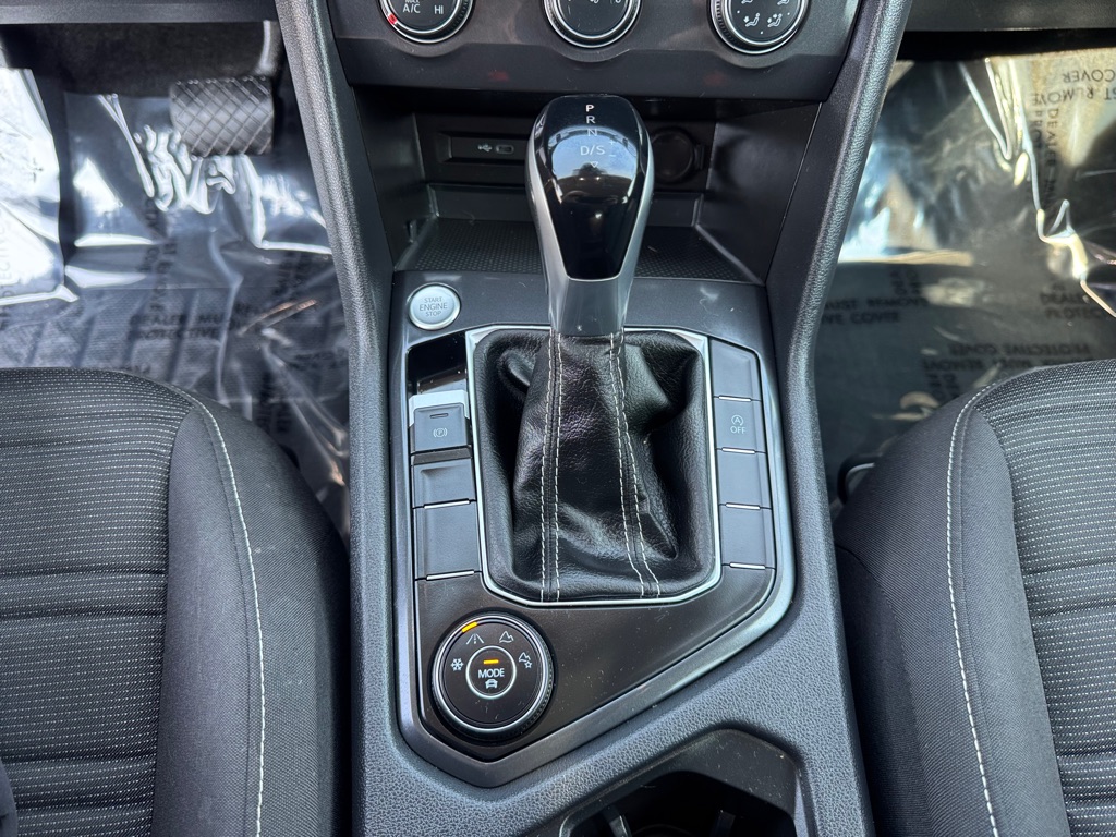 Photo 32 of this VOLKSWAGEN TIGUAN