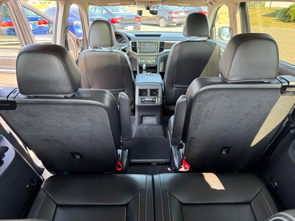 Photo 21 of this VOLKSWAGEN ATLAS