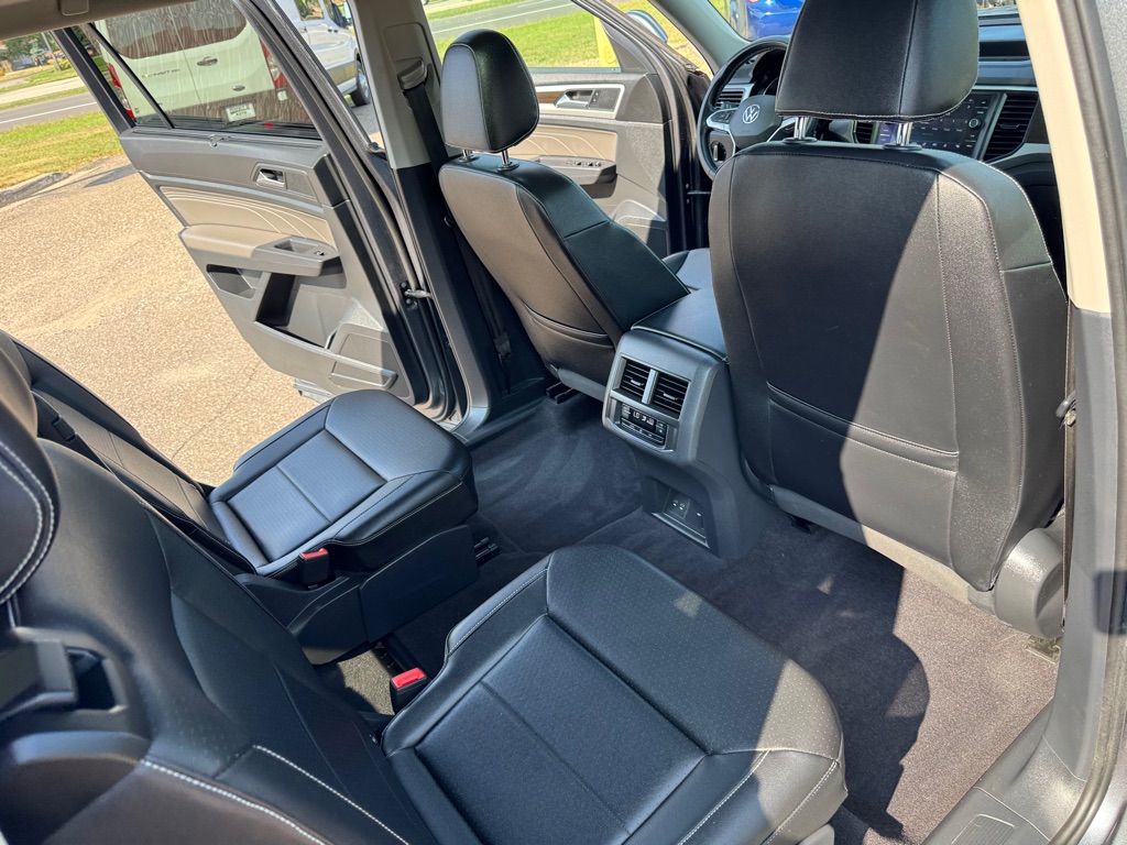 Photo 24 of this VOLKSWAGEN ATLAS